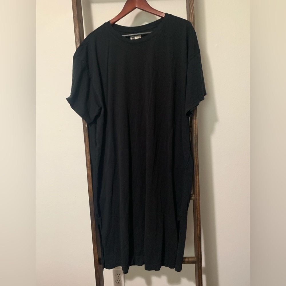 Lita by Ciara black Tshirt dress
